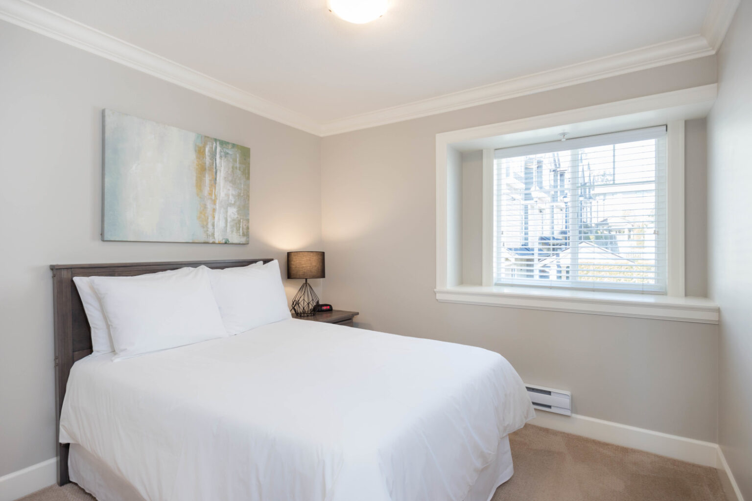 Ellesmere Avenue Highstreet