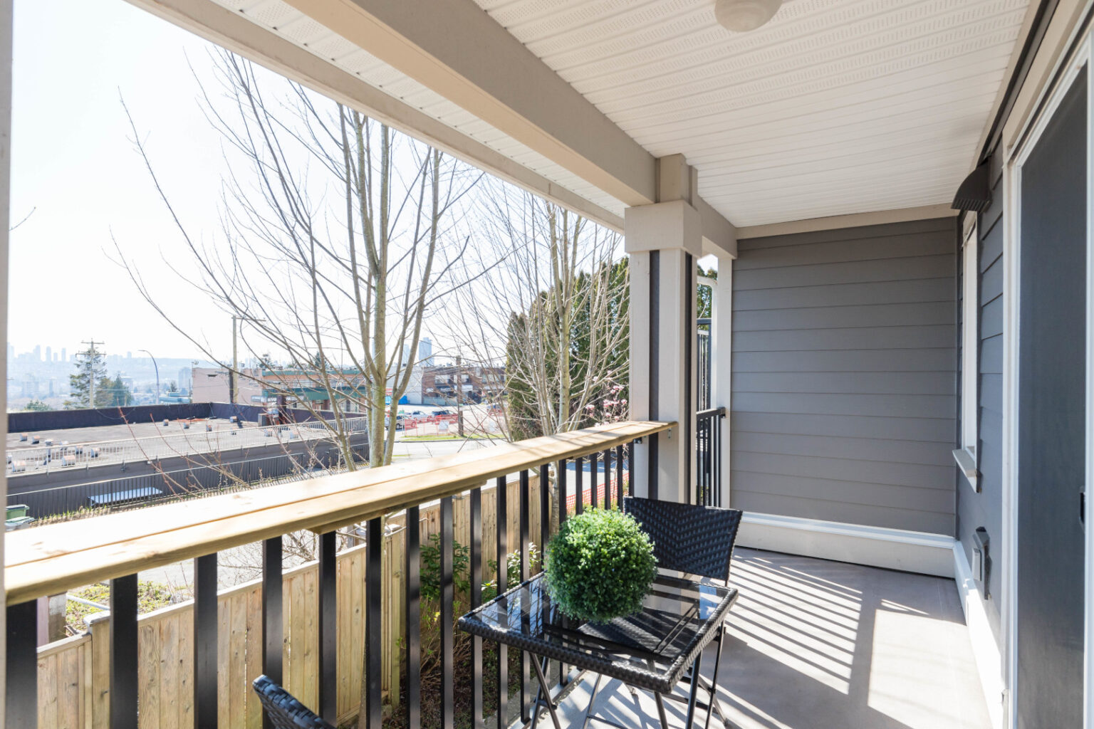 Ellesmere Avenue Highstreet