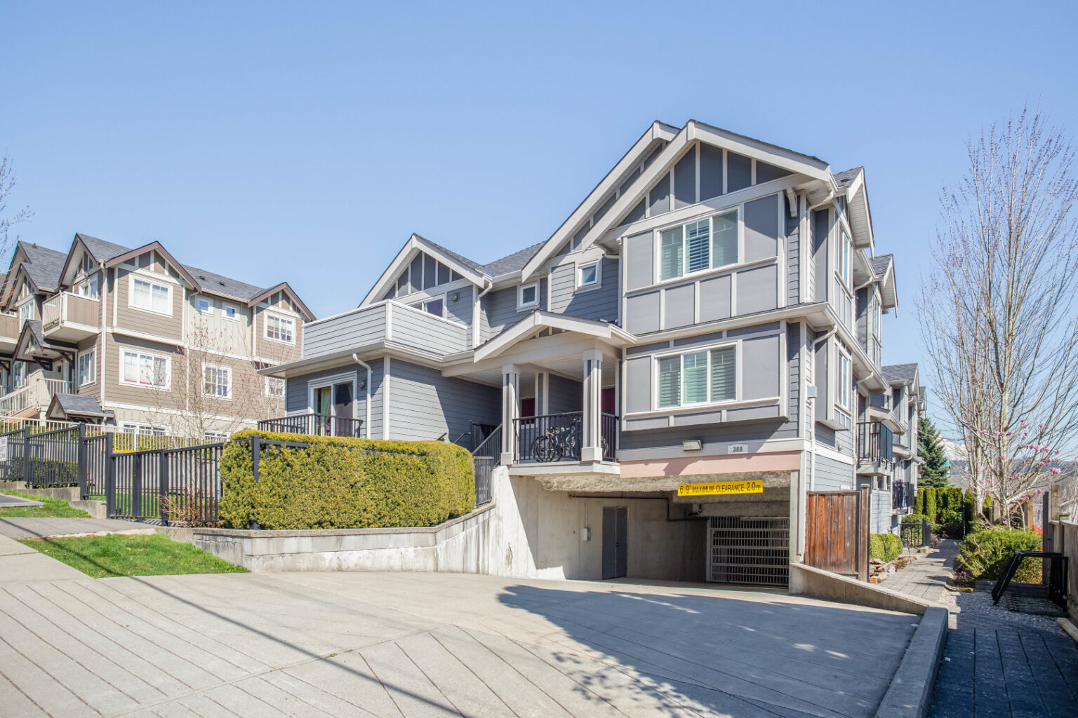 Ellesmere Avenue Highstreet