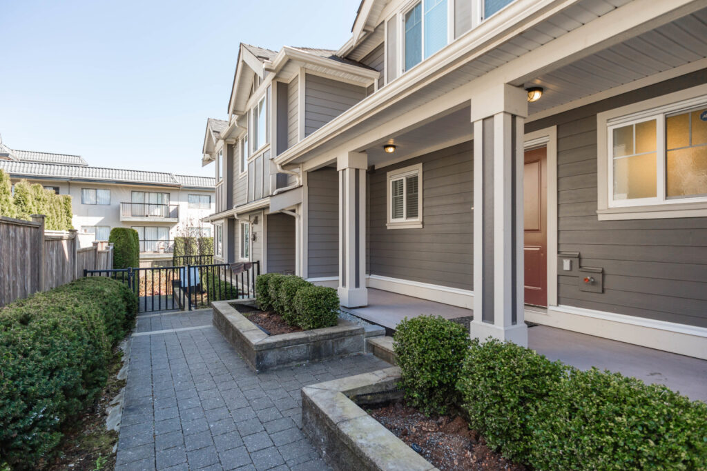 Ellesmere Avenue Highstreet